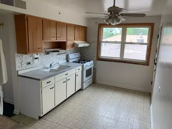 6440-6442 N Richmond Apartment for rent in Chicago, IL