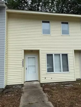 Silverwood Oaks Apartment for rent in Chesapeake, VA