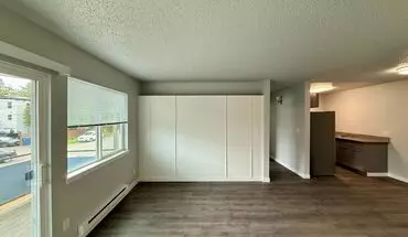 2 of 46 Barton Square Apartment for rent in Seattle, WA