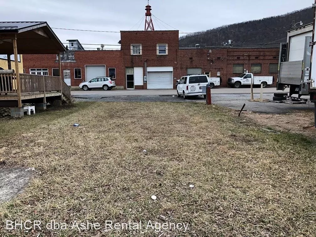 N Third Ave Lot West House for rent in West Jefferson, NC