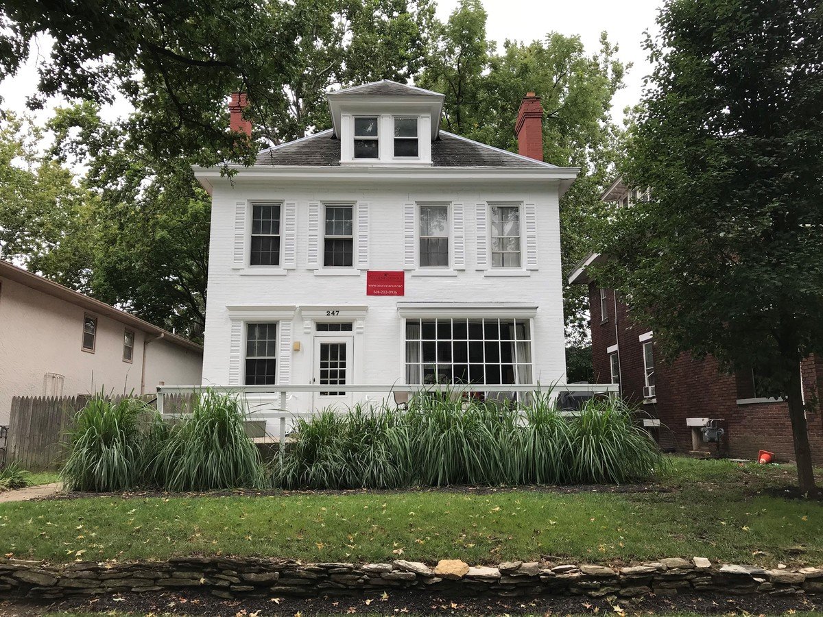 2 of 2 247 E 19th House for rent in Columbus, OH