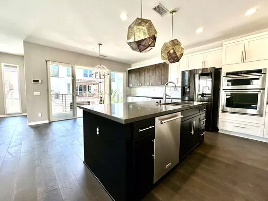 Civita/apex – Luxury 3br 3.5ba, Valley Views, Luxury Upgrades, Ac, W/d, 2-car Garage. Apartment for rent in San Diego, CA