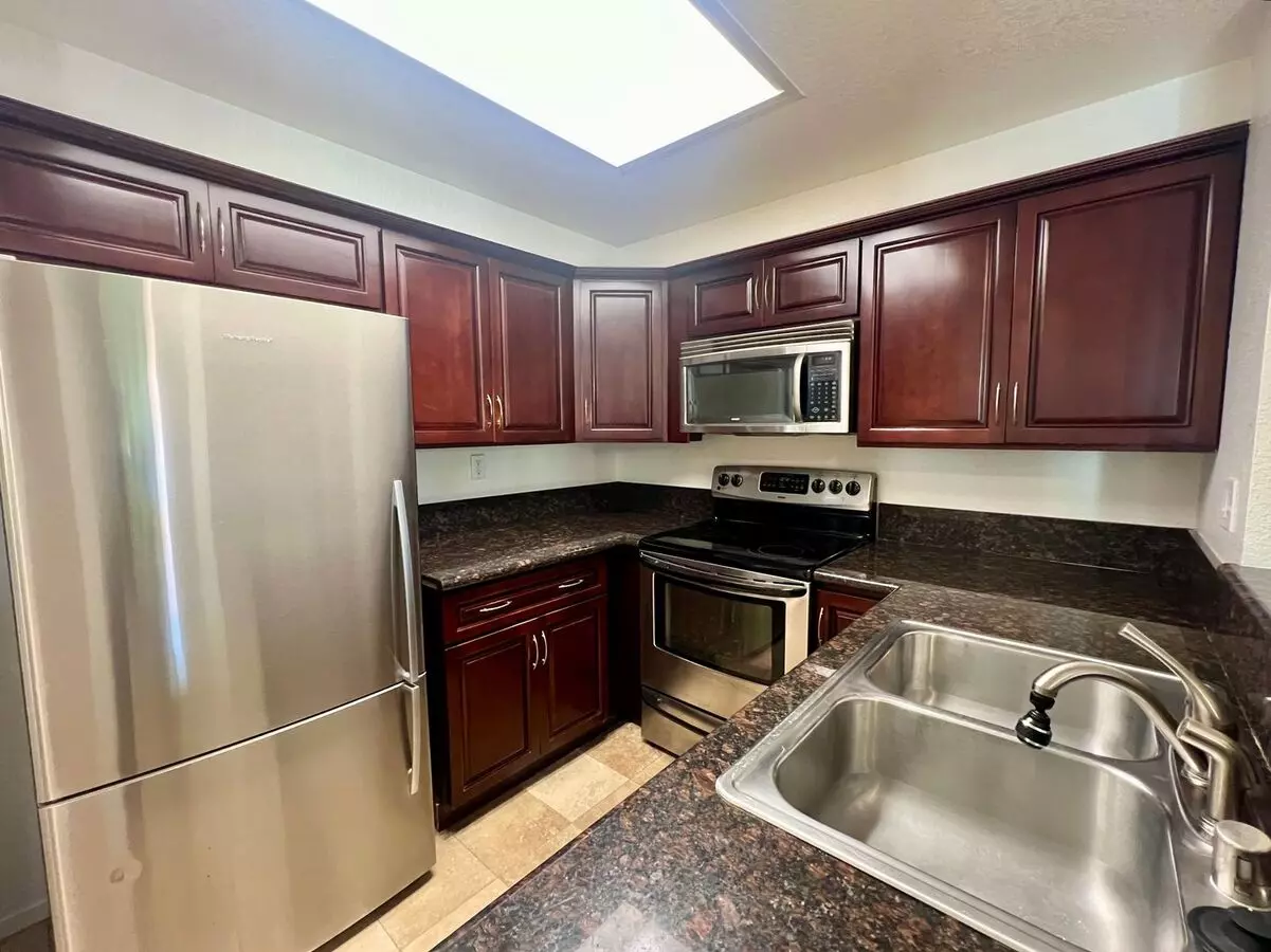 *reduced Deposit* Large 2bd/2ba University City - 2 Assigned Parking Spaces, W/d In Unit, Lots Of Amenities House for rent in San Diego, CA
