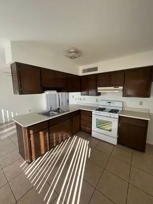 Ready To View Now! 3 Bedroom/ 2 Bath With Convenient Freeway Access Apartment for rent in Phoenix, AZ