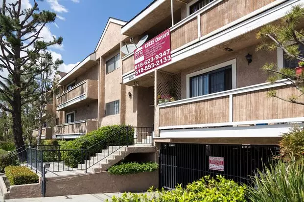 12535 Oxnard Llc Apartment for rent in North Hollywood, CA