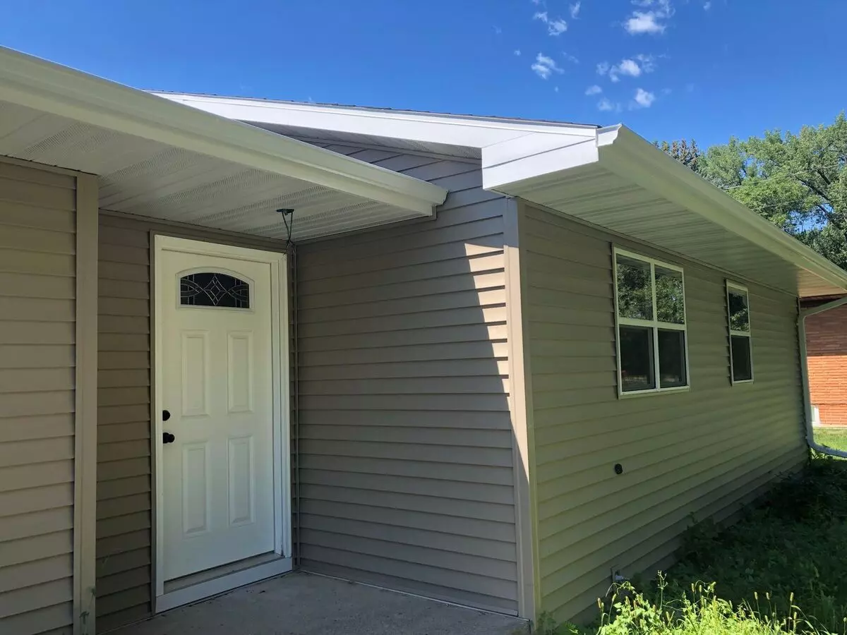 1417 3rd Ave NW House for rent in Jamestown, ND