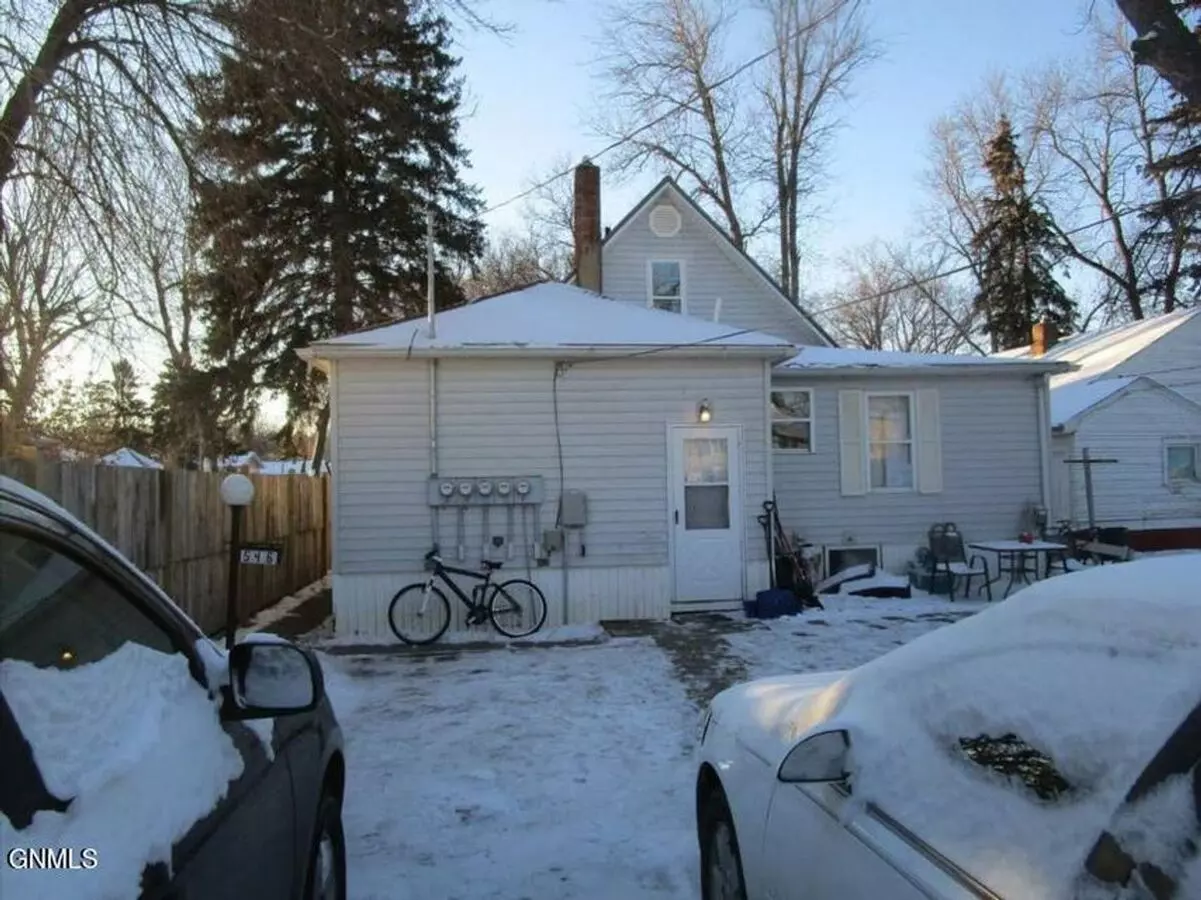 Ks Triplex Apartment for rent in Valley City, ND