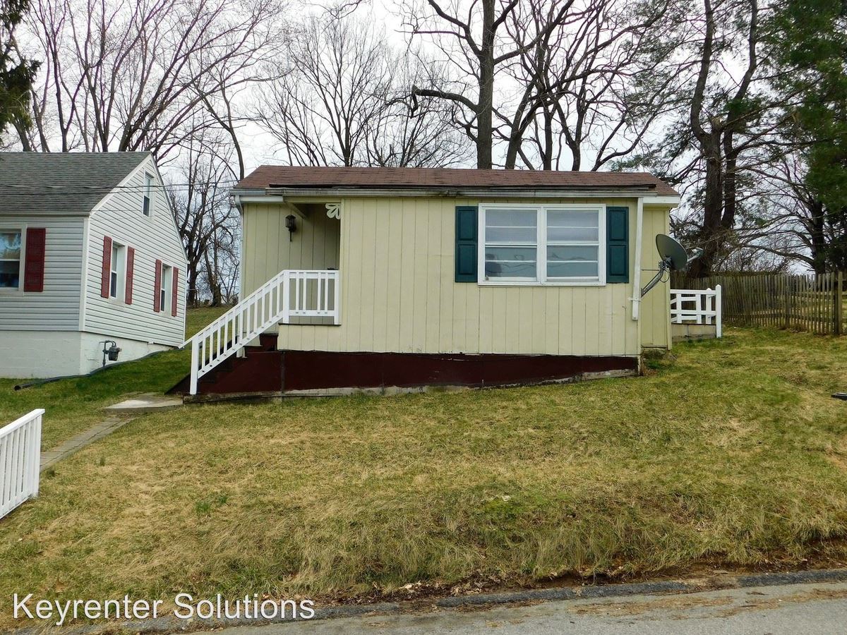 621 C Street Staunton, VA House for Rent Rentable