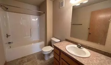 5 of 15 4020 Mckenzie Dr SE Apartment for rent in Mandan, ND