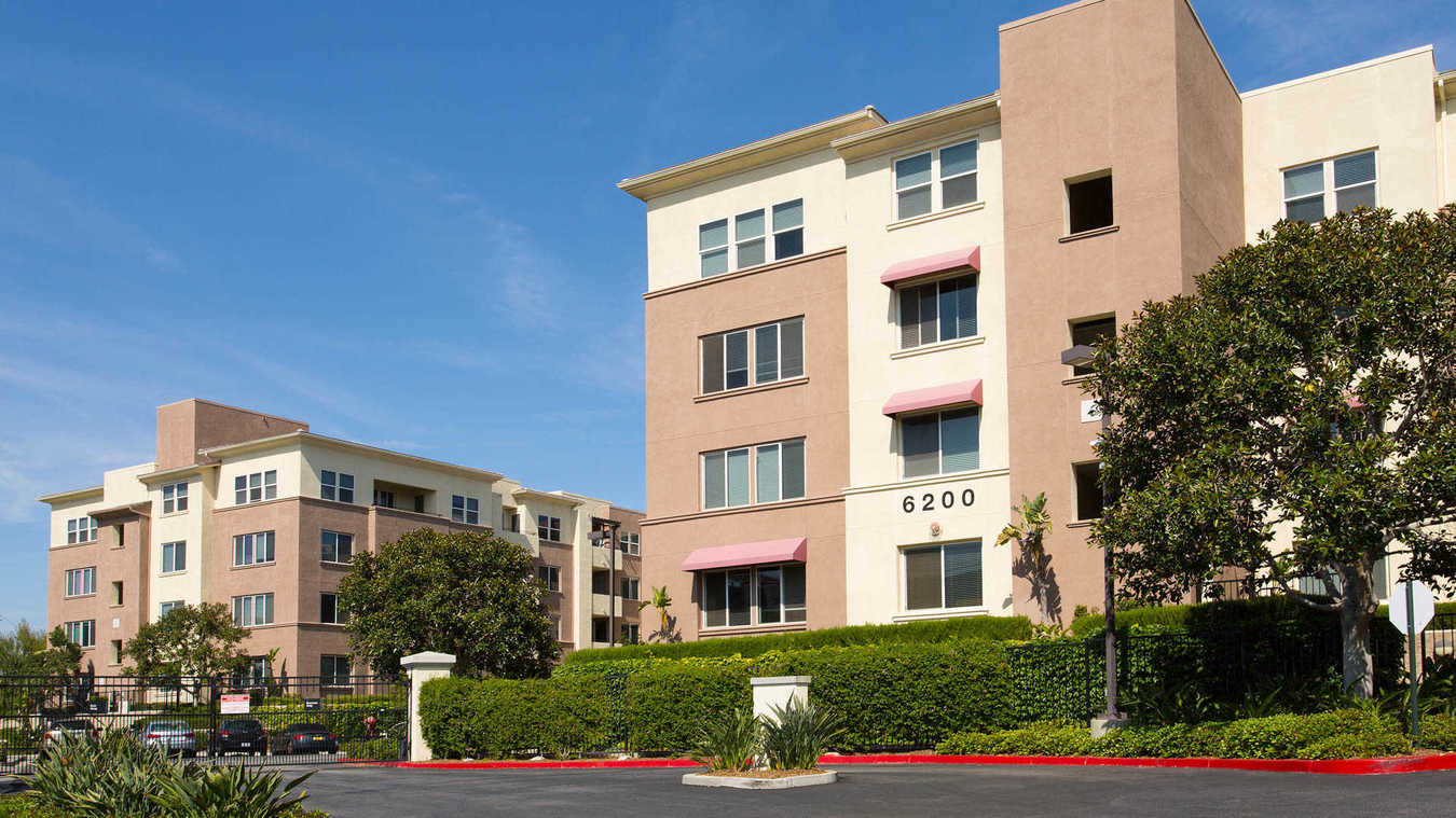 Bella Vista At Warner Ridge Apartments Woodland Hills, CA