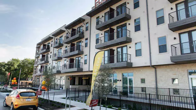 Flora Apartment for rent in Austin, TX
