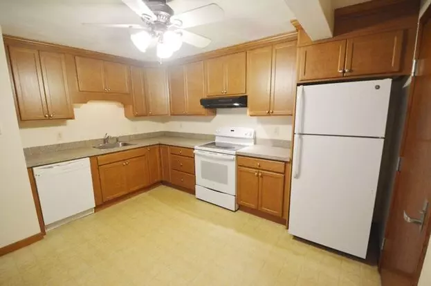 Holden: 2 Bed 1 Bath, Heat & Hot Water Included! Apartment for rent in Holden, MA