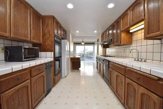 Coming Soon! $4,190 / 4 Br -2754 Sf - Gorgeous, Huge Castro Valley Rental Apartment for rent in Castro Valley, CA