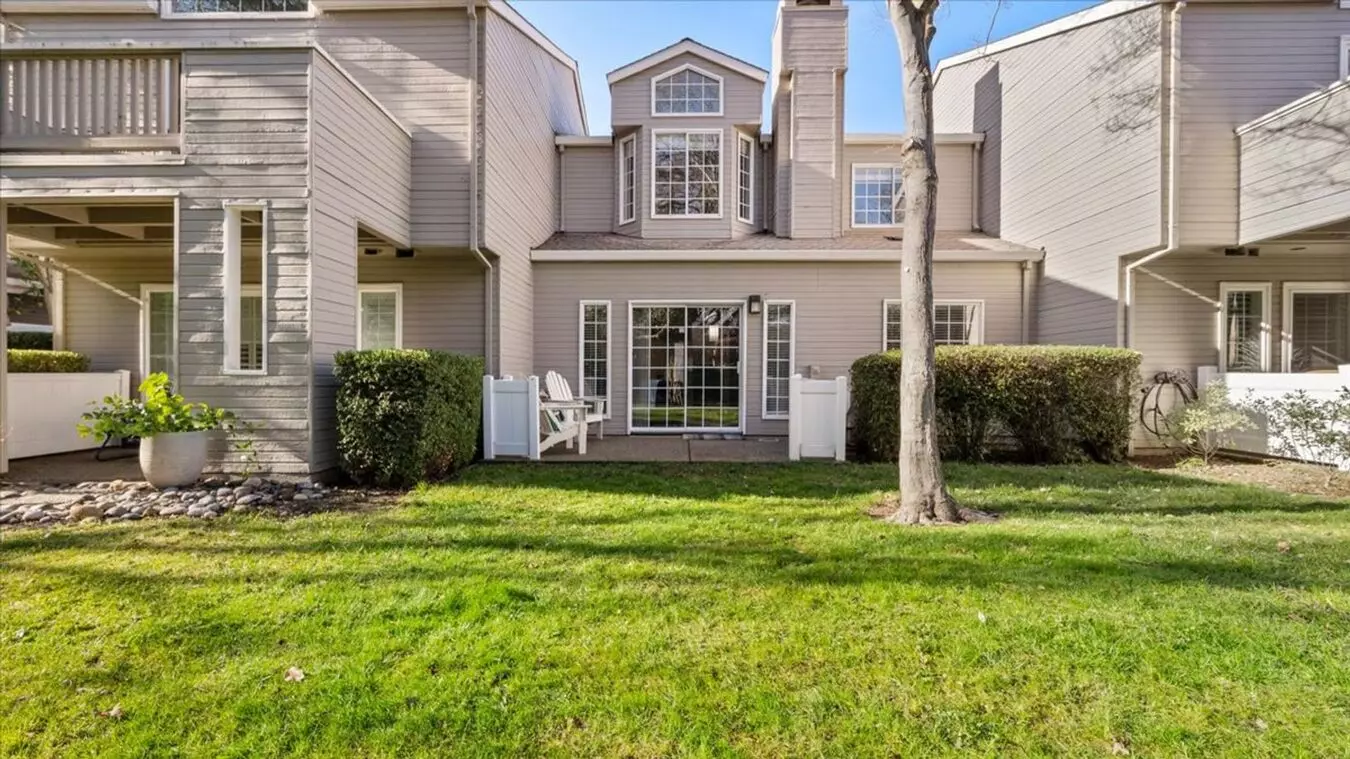 $3,290 – Charming & Updated Townhome In Prime Pleasanton Location! House for rent in Pleasanton, CA