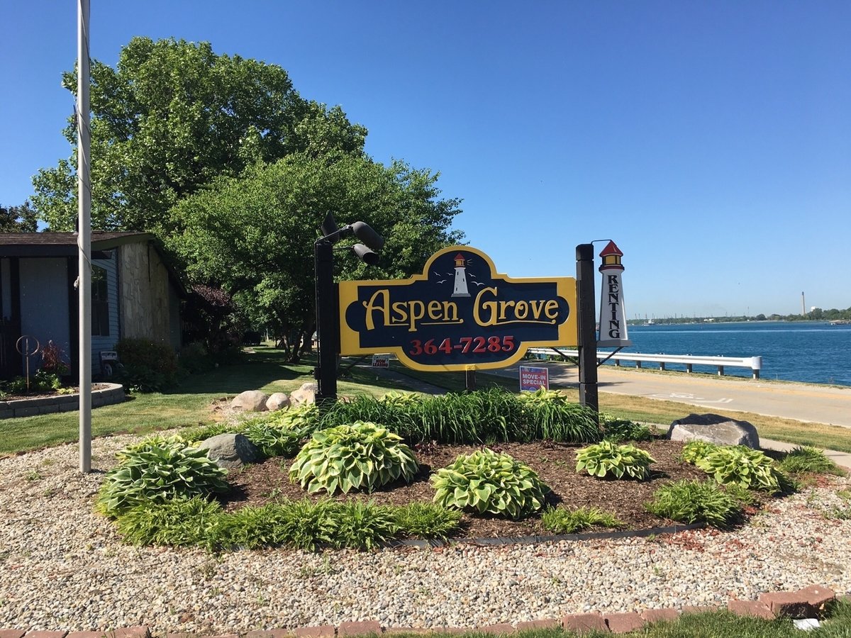 Aspen Grove Apartments 1210 Aspen Drive 3 Marysville, MI