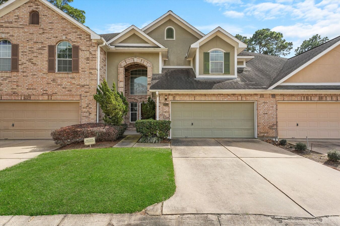 Picture of Experience Luxury Living In A Prestigious Gated... Apartments Houston, TX