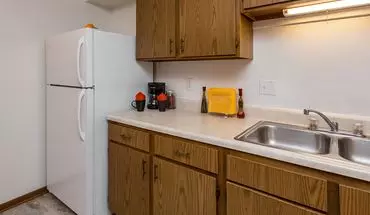 3 of 14 Grinnell Park Apartments Apartment for rent in Grinnell, IA
