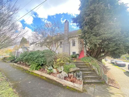 Great Location! Cute Bungalow! Apartment for rent in Seattle, WA