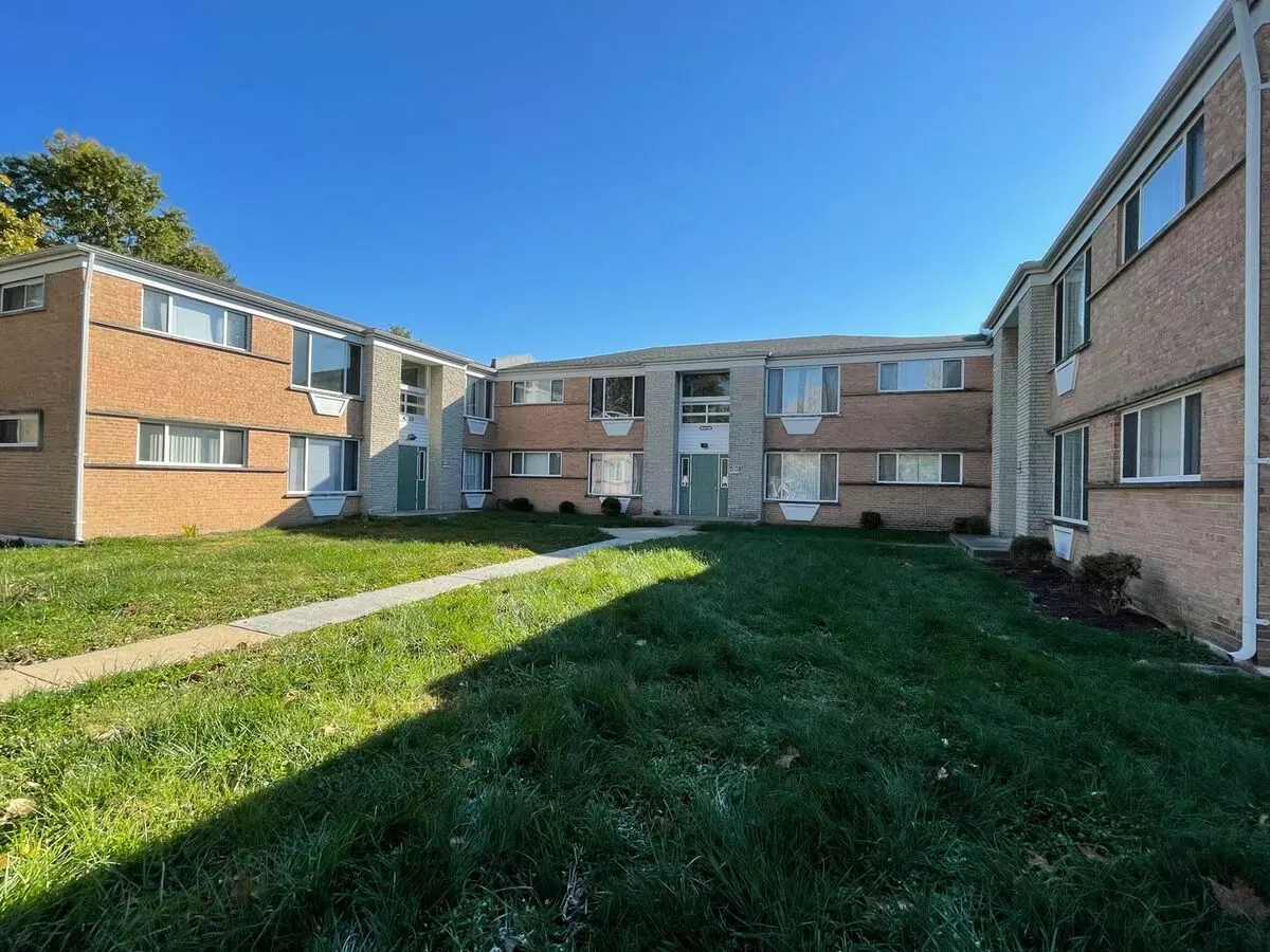 7414-7418 Building - Olian Apartments Apartment for rent in Hazelwood, MO