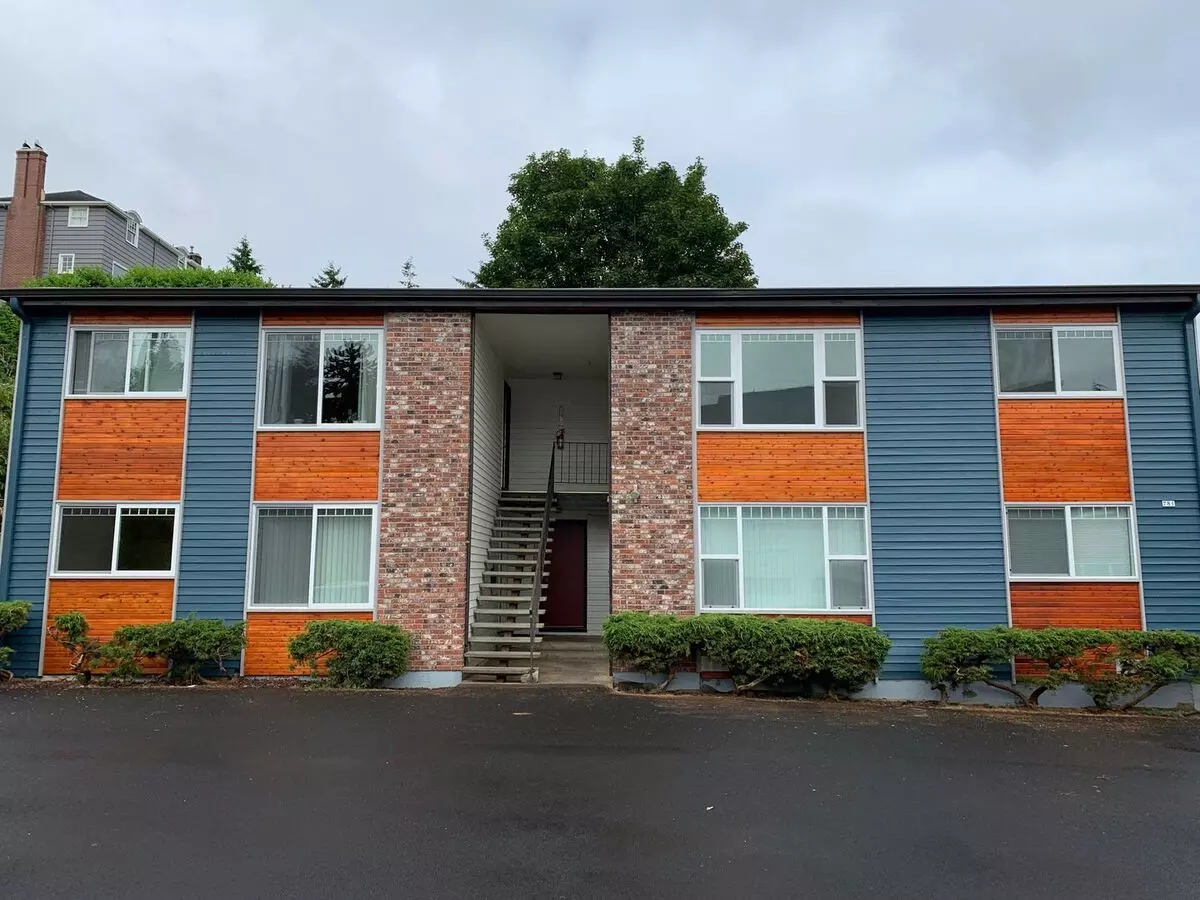 721 &amp; 781 14th Street Apartment for rent in Astoria, OR