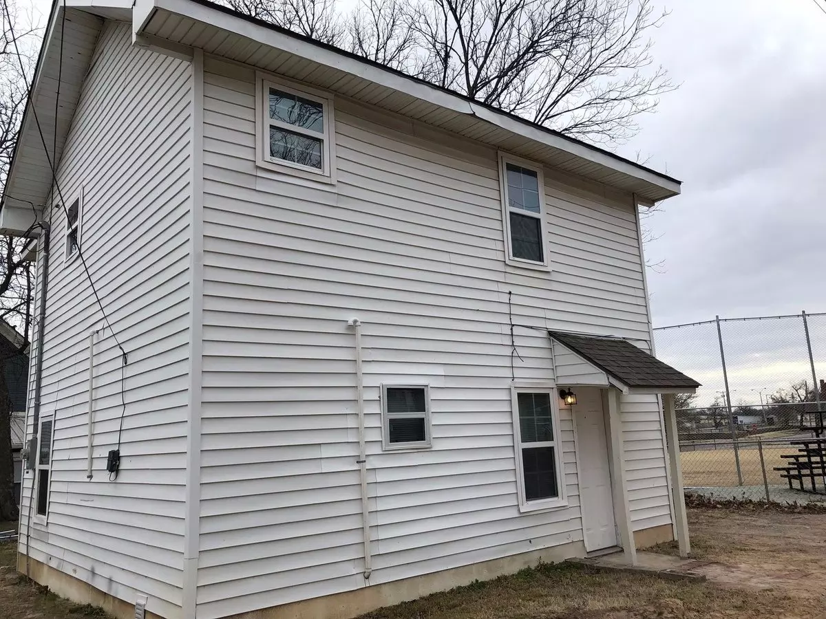 Cozy 2-bedroom House **$300 Off Move In Special** House for rent in Shawnee, OK