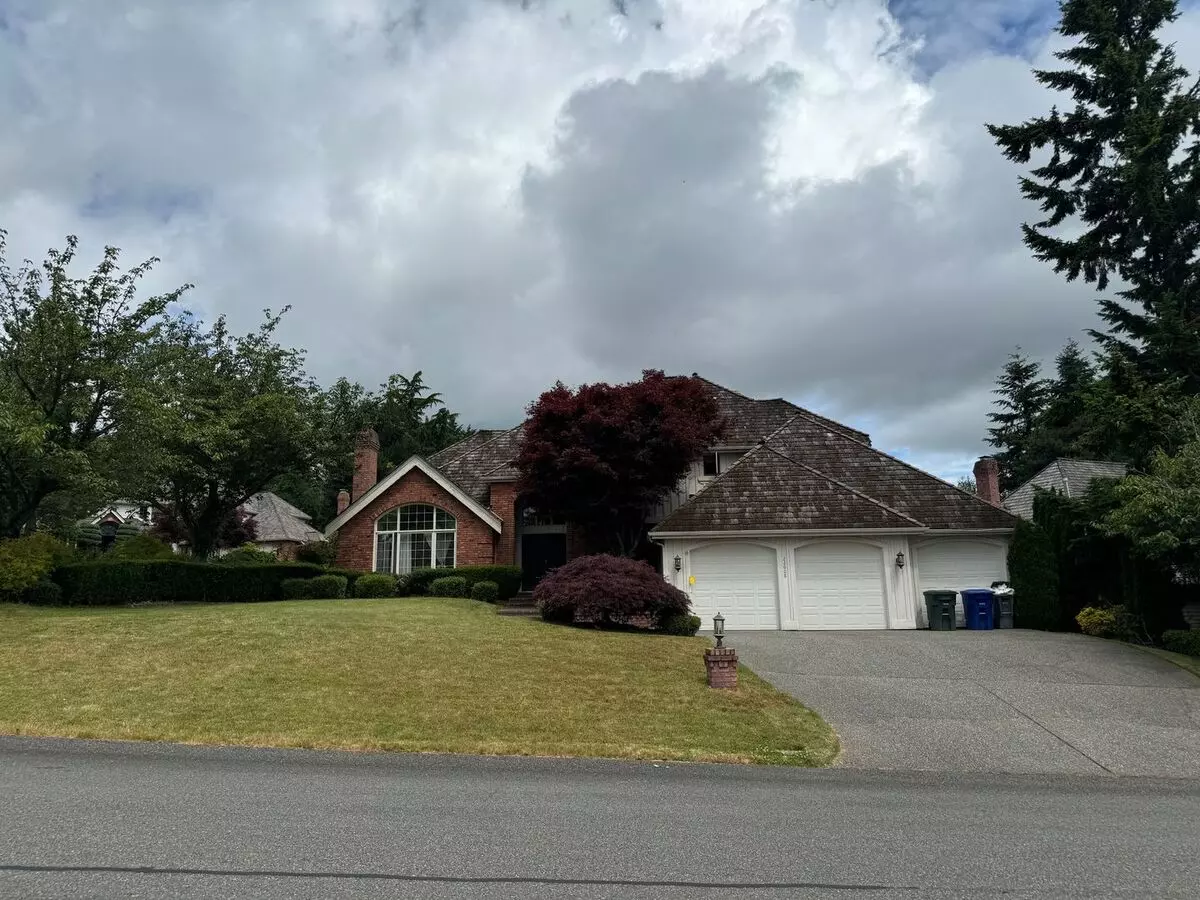 Click "request A Tour" Now! House for rent in Sammamish, WA