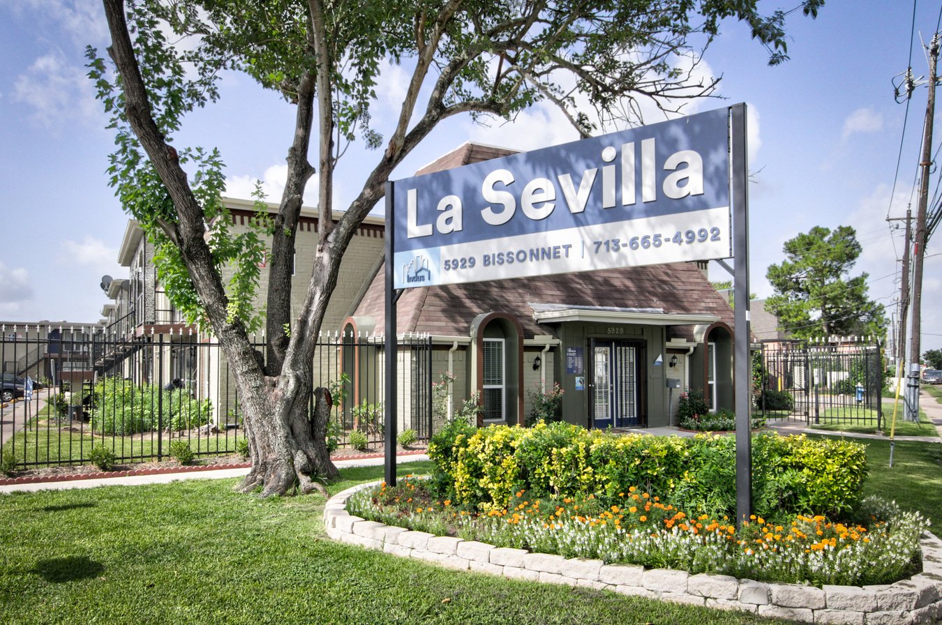 La Sevilla Apartments 5929 Houston, TX Rentable