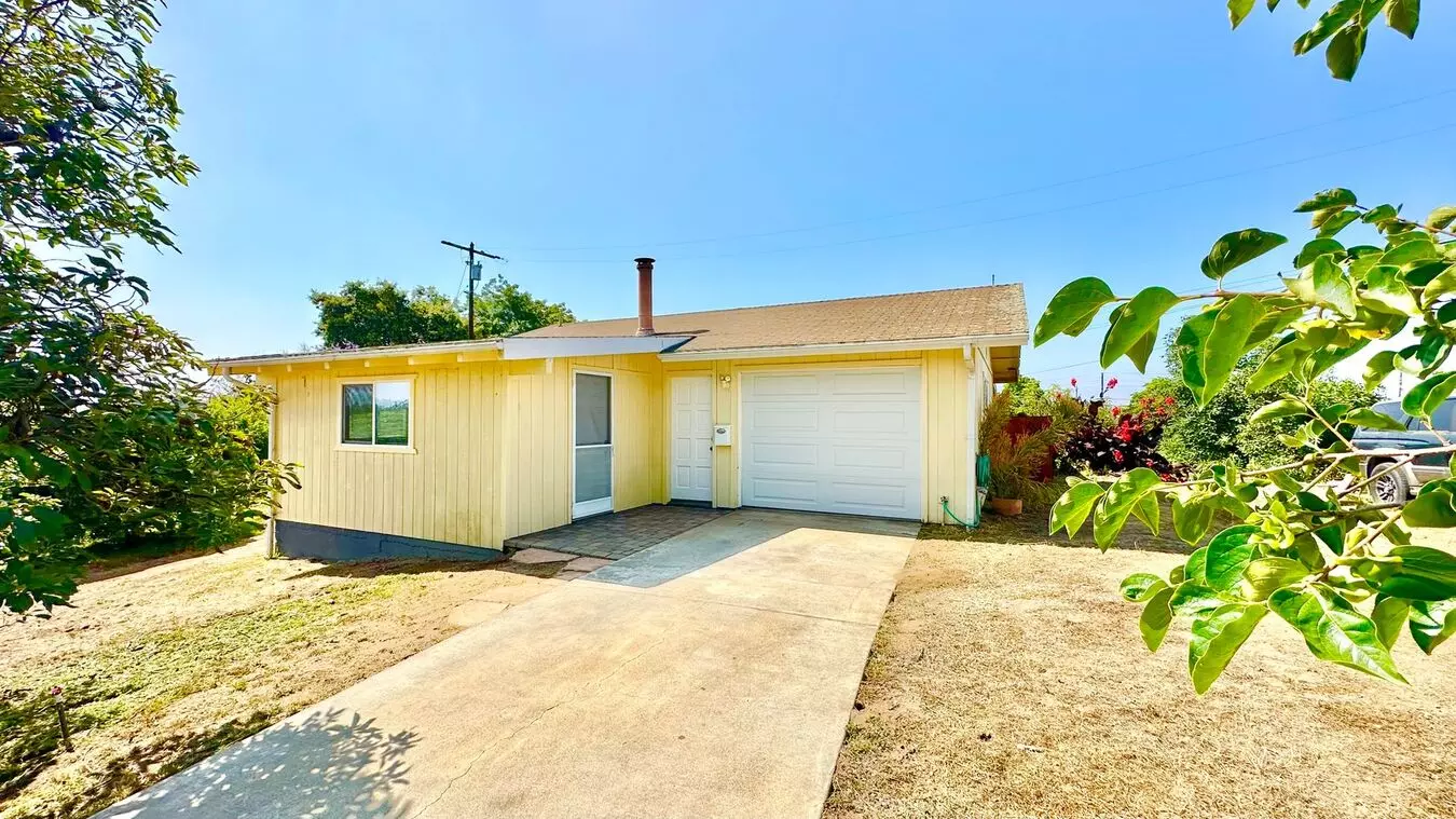Wonderful Single-story Fully Detached Guest Home Unit With Attached Garage Space On Gated Country Property In Fallbrook! House for rent in Fallbrook, CA