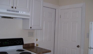 5 of 9 107 S Draper Ave Apartment for rent in Champaign, IL