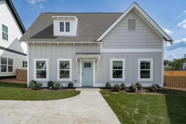 Spacious 3 Bedroom House With Primary Suite On Main Level Apartment for rent in Birmingham, AL