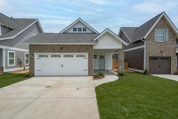 One Level Home With 2 Car Garage And Fenced Backyard! Apartment for rent in Birmingham, AL