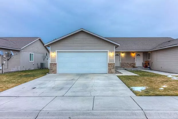 Cottonwood Grove 8903 Midvale Apartment for rent in Yakima, WA