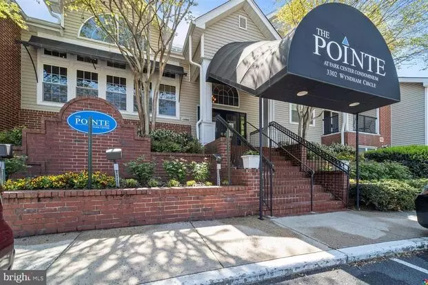 Spacious 2br 2ba Condo With 2 Assigned Garage Spot! Apartment for rent in Alexandria, VA