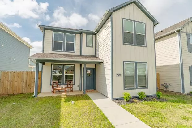 Immaculate 4-bedroom 3.5 Bath Home In Fayetteville! Students Welcome! Apartment for rent in Fayetteville, AR Immaculate 4-bedroom 3.5 Bath Home In Fayetteville! Students Welcome! Apartment for rent in Fayetteville, AR