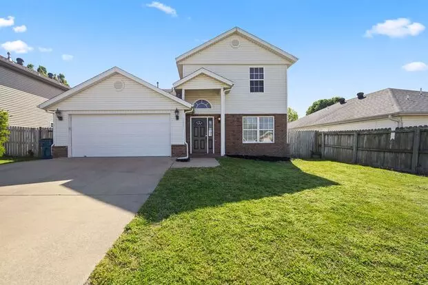 Spacious 3-bedroom Home In Bentonville’s Eagle Crest Estates – Fully Fenced! Apartment for rent in Bentonville, AR