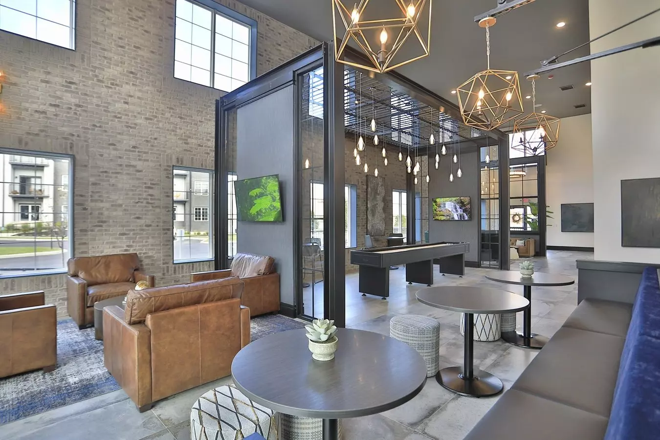 Graphite Oakley Apartment for rent in Cincinnati, OH