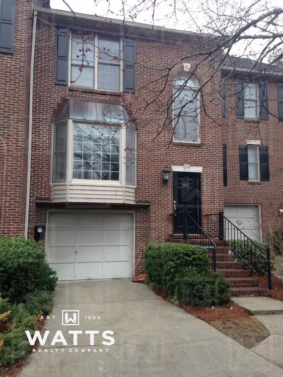 2 Bed 2.5 Bath Townhouse Just Off Hwy 280 House for rent in Birmingham, AL