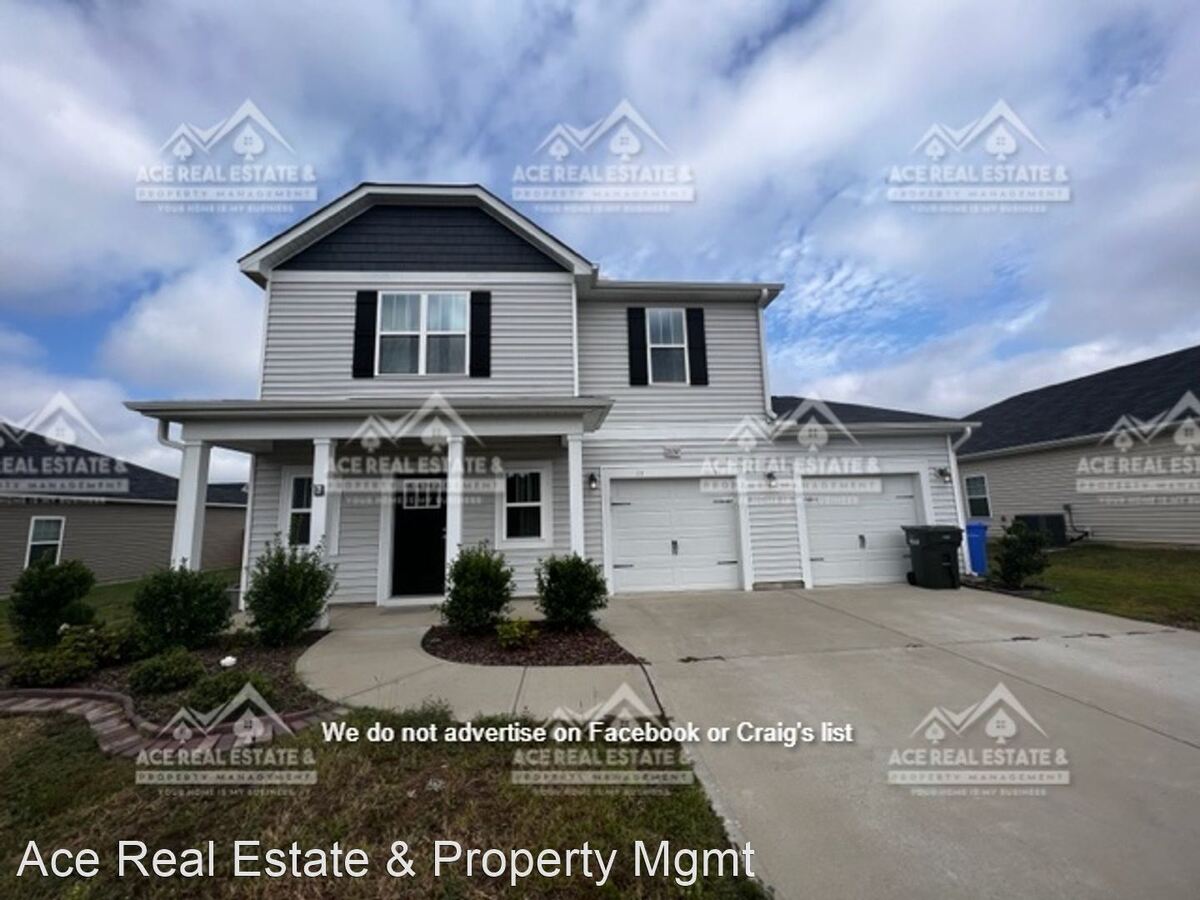 2350 Spinning Wheel Rd Fayetteville, NC House for Rent