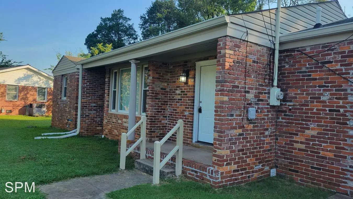2610 Brookline Dr NW House for rent in Huntsville, AL