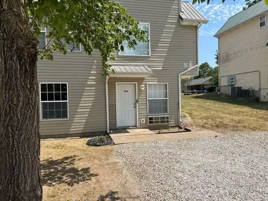 701 Florence Apartment for rent in Carthage, MO