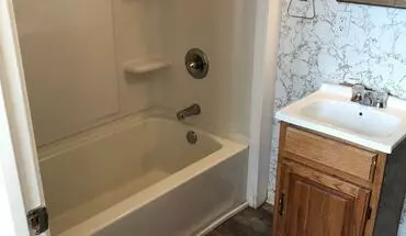 2 of 9 122 - 124 S Maple Apartment for rent in Bowling Green, OH