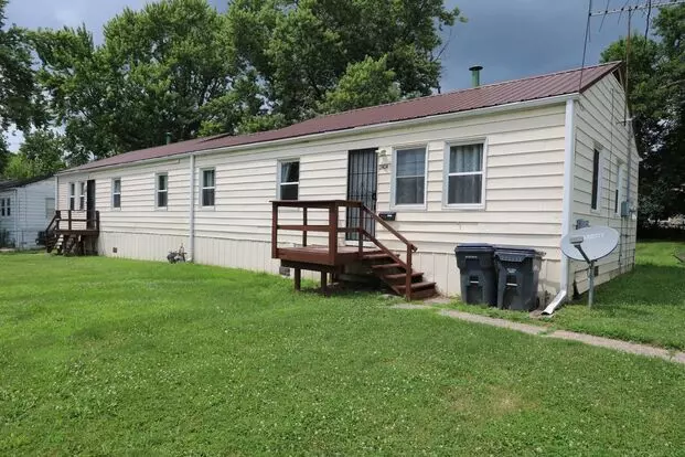 2404 2406 Flint Hills Dr Apartment for rent in Burlingoton, IA