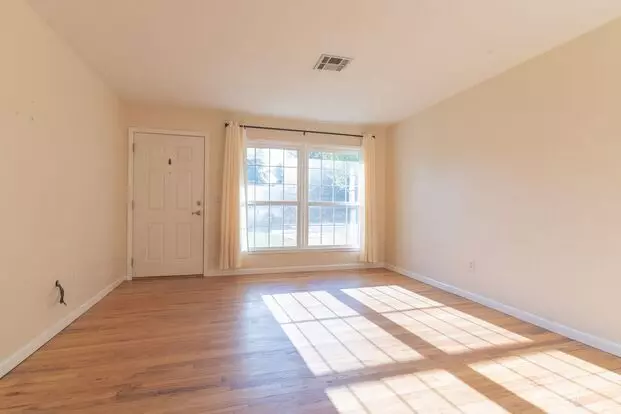 1317 Laverne Apartment for rent in Shawmee, OK