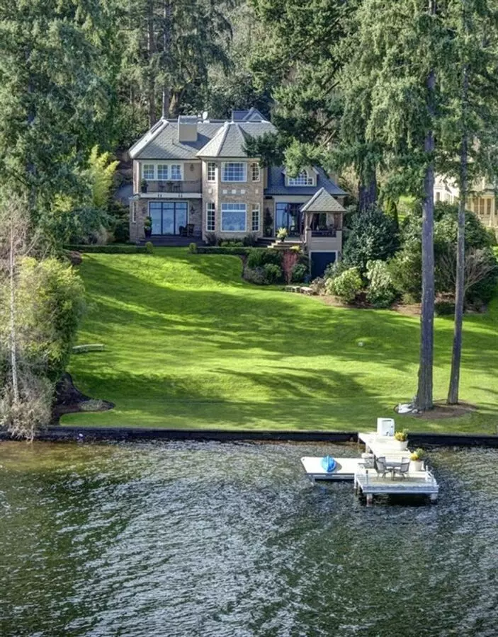 Waterfront Comfort With Timeless Style Available For August Move-in. House for rent in Hunts Point, WA