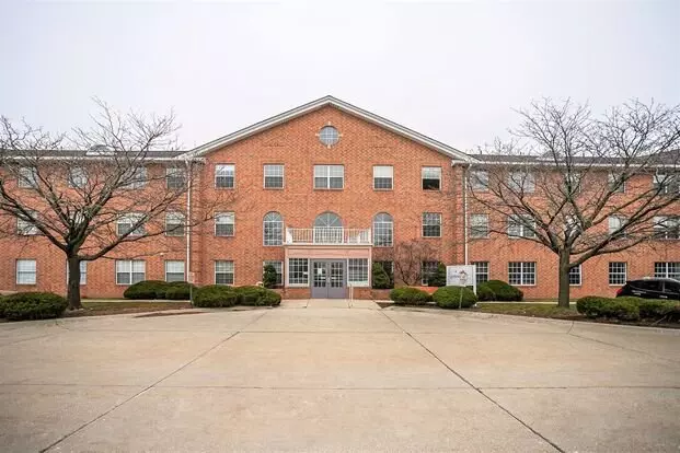 Gateway Pointe - Senior Living Apartment for rent in Euclid, OH Gateway Pointe - Senior Living Apartment for rent in Euclid, OH