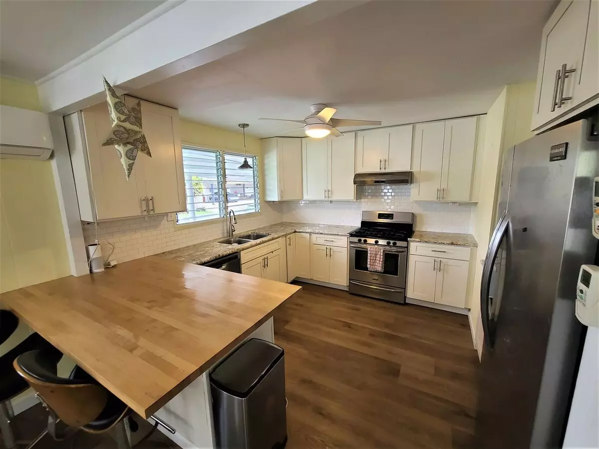 Coconut Grove - Fully Fenced Beautiful Duplex Home! Ac House for rent in Kailua, HI