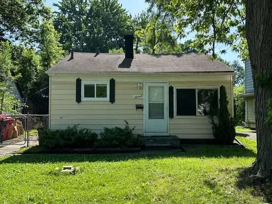 2bd / 1 Ba Ranch With Nice Fenced Backyard. Apartment for rent in Southfield, MI