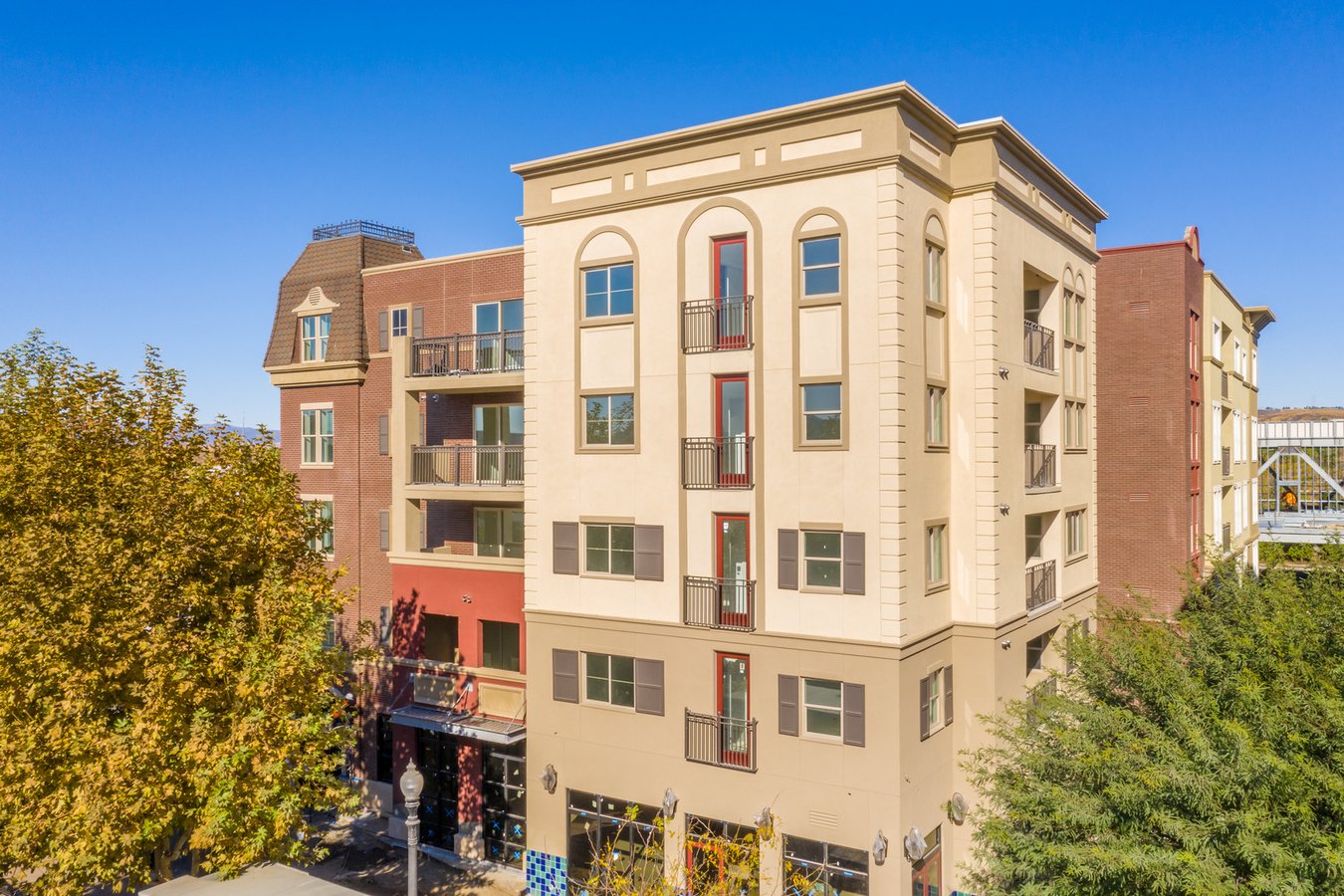 Newhall Crossings Apartments Santa Clarita, CA