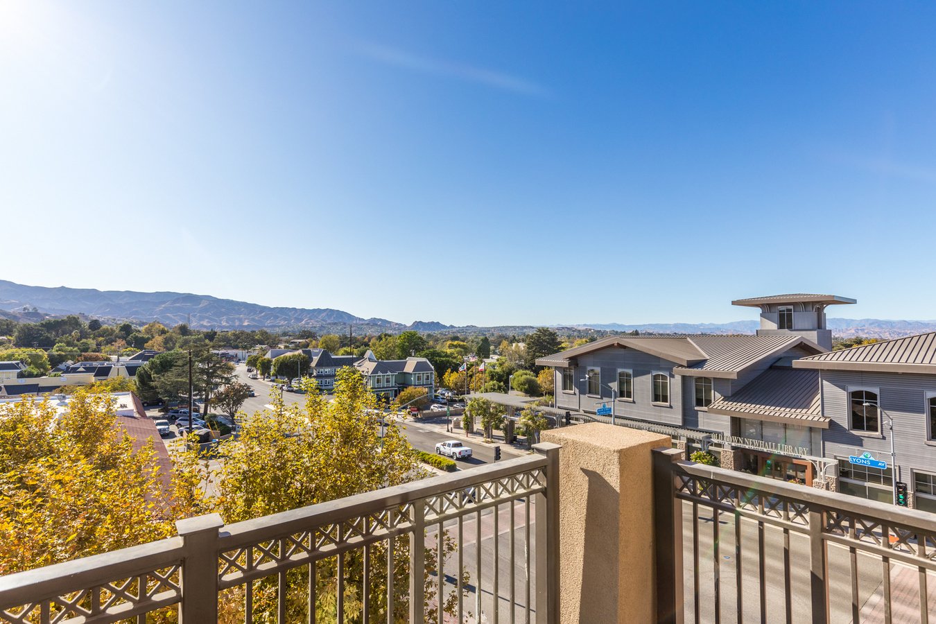 Newhall Crossings Apartments Santa Clarita, CA