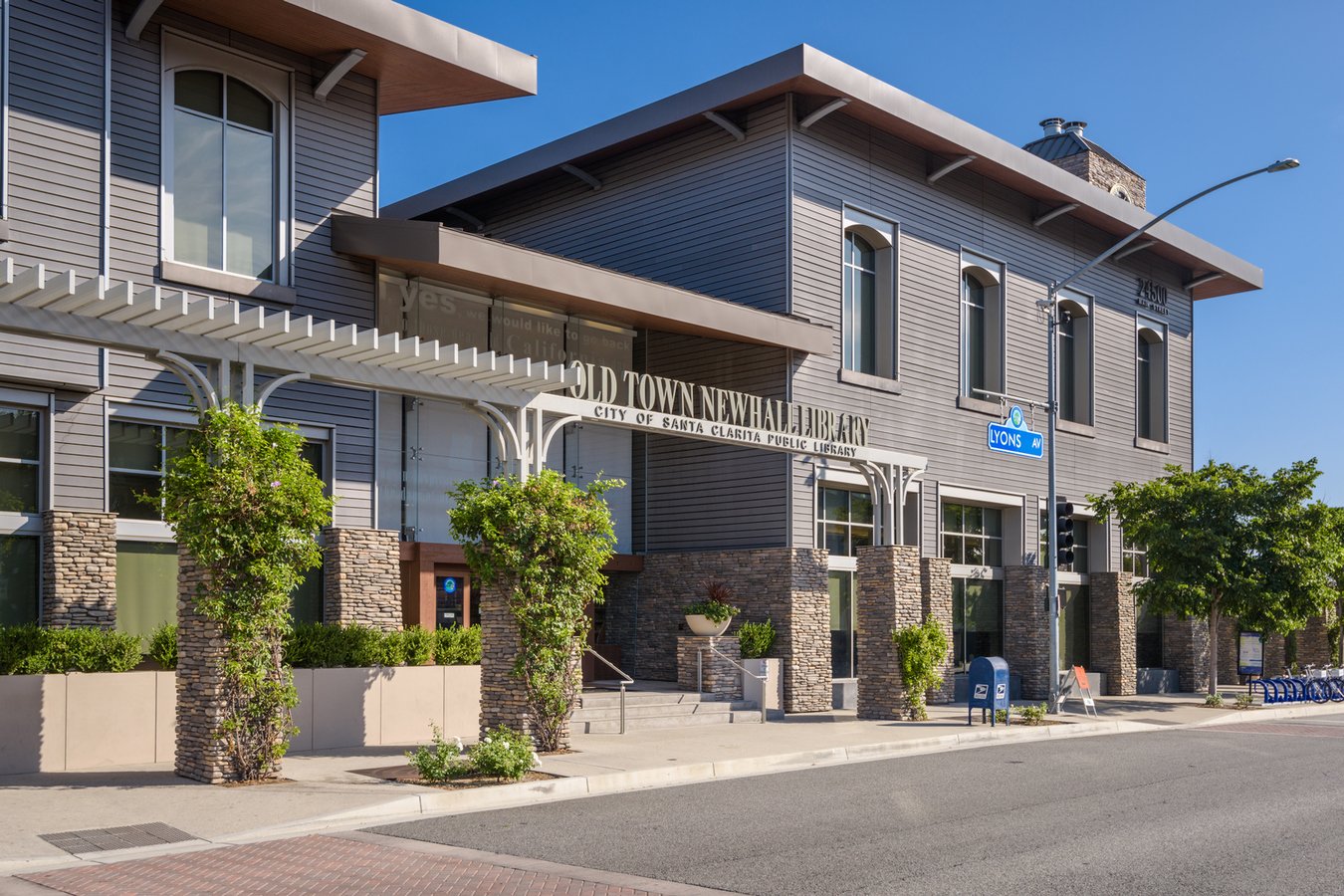 Newhall Crossings Apartments Santa Clarita, CA